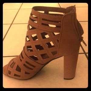 Heel Shoes for sale